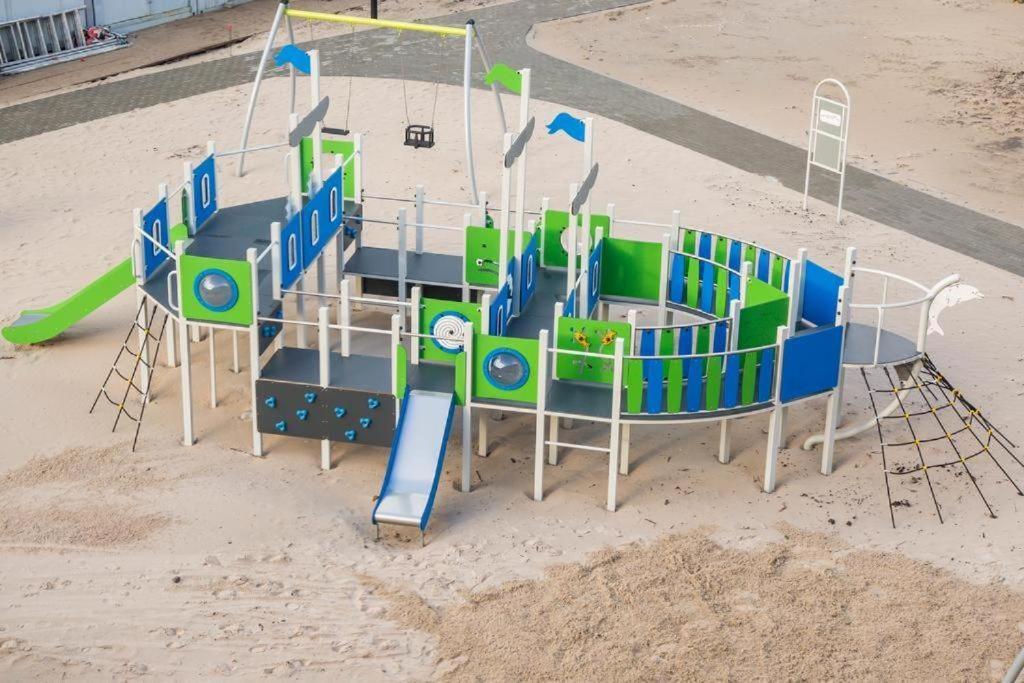 Apartament 4 Seasons- Basen Wewnetrzny,Jacuzzi,Sauna,Silownia I Kulkoland W Cenie!!! Kołobrzeg Kültér fotó