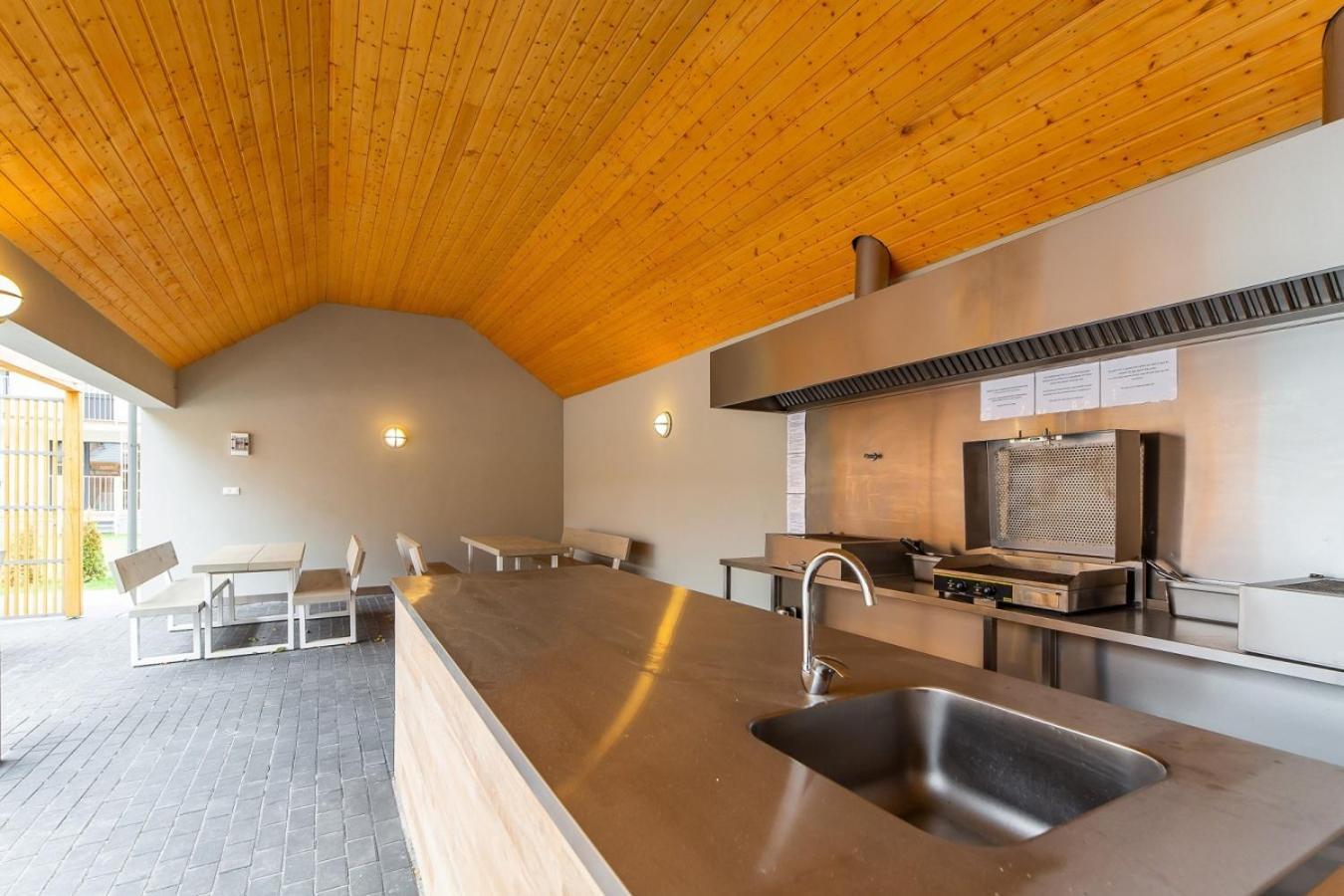 Apartament 4 Seasons- Basen Wewnetrzny,Jacuzzi,Sauna,Silownia I Kulkoland W Cenie!!! Kołobrzeg Kültér fotó